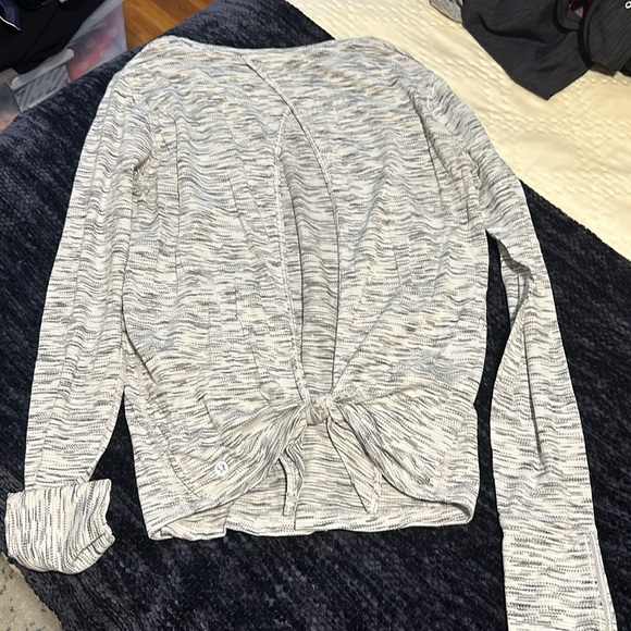 Lululemon Tie-Back Long-sleeve top - Picture 2 of 3